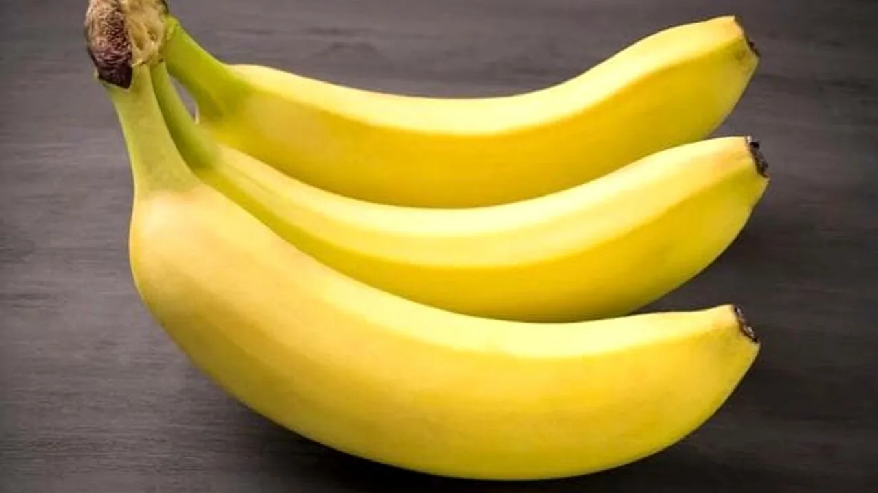 Proč je prospěšné sníst po večeři banán? Věda vysvětluje výhody